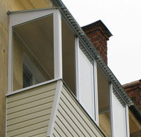 Отделка балконов с крышей под ключ